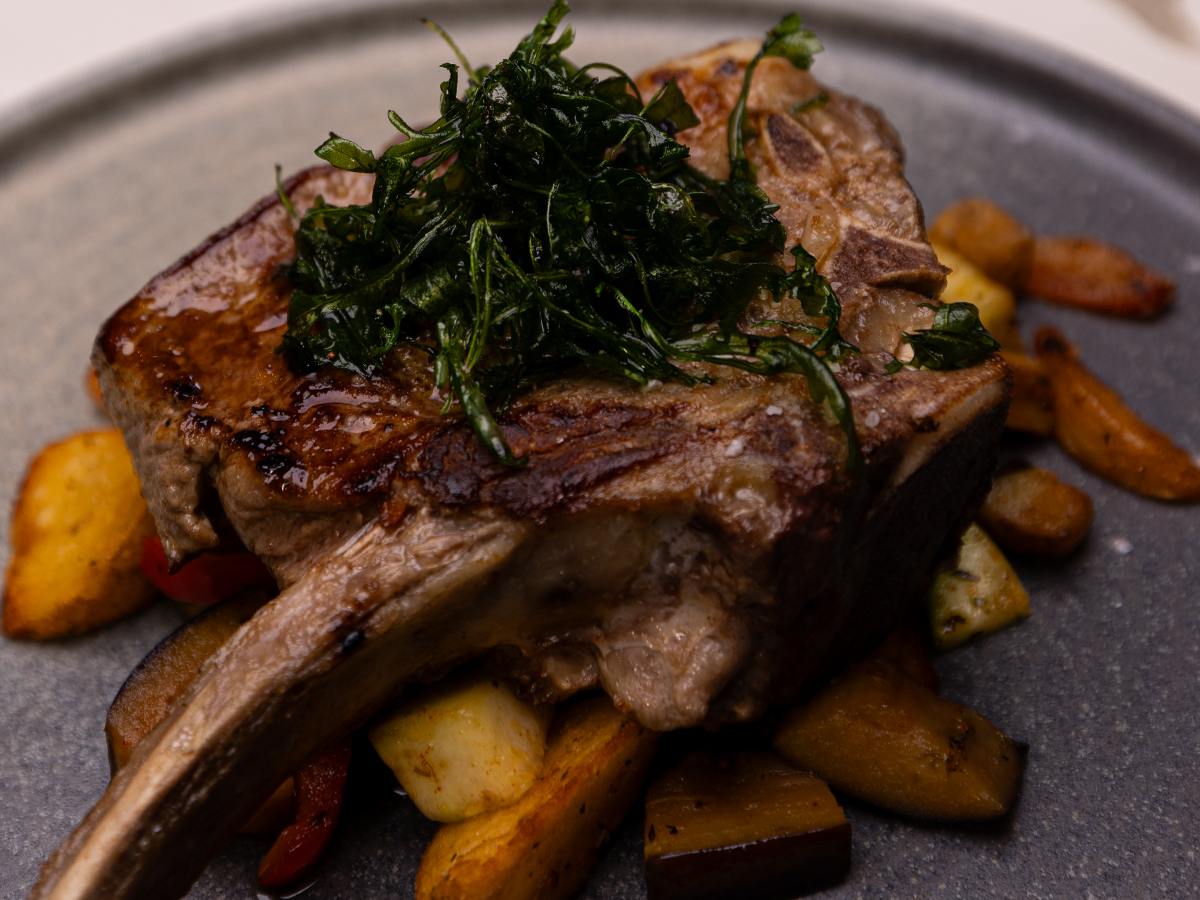 Tomahawk Steak